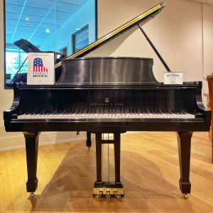 Steinway & Sons L Grand